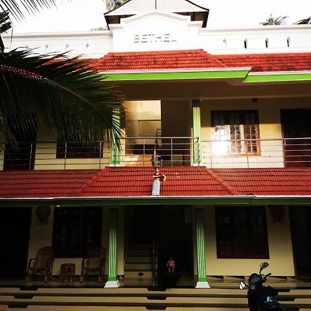 J2 Home Stay - Luxury Homes With Caravan Services Thiruvananthapuram Buitenkant foto