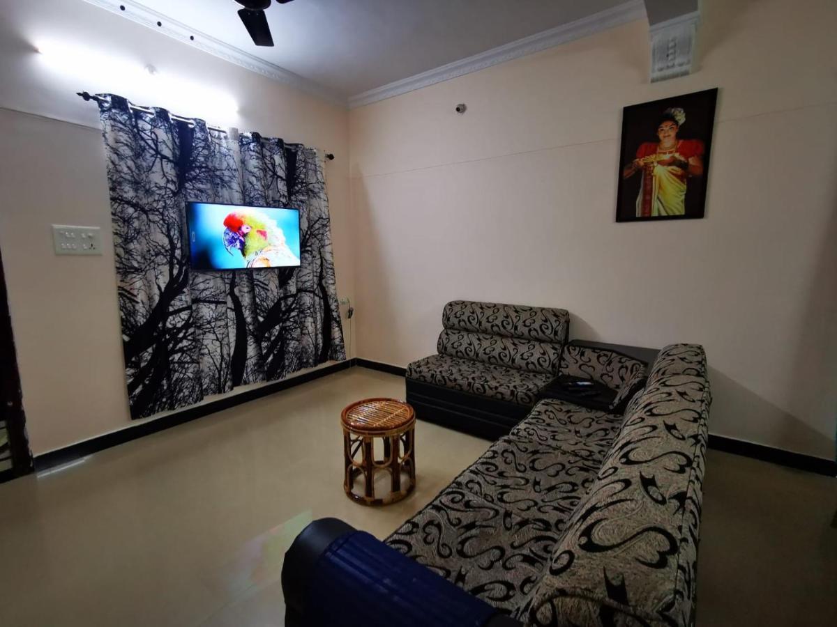 J2 Home Stay - Luxury Homes With Caravan Services Thiruvananthapuram Buitenkant foto