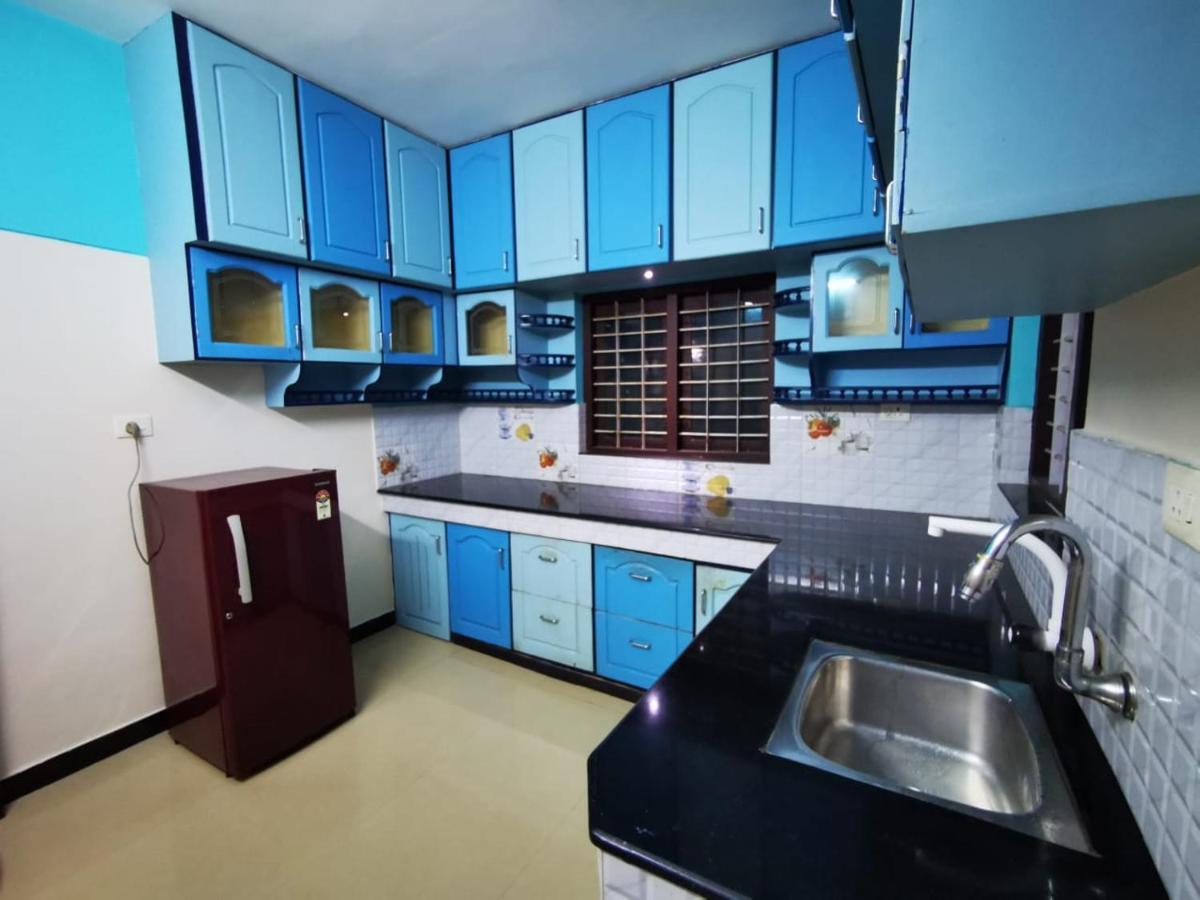 J2 Home Stay - Luxury Homes With Caravan Services Thiruvananthapuram Buitenkant foto