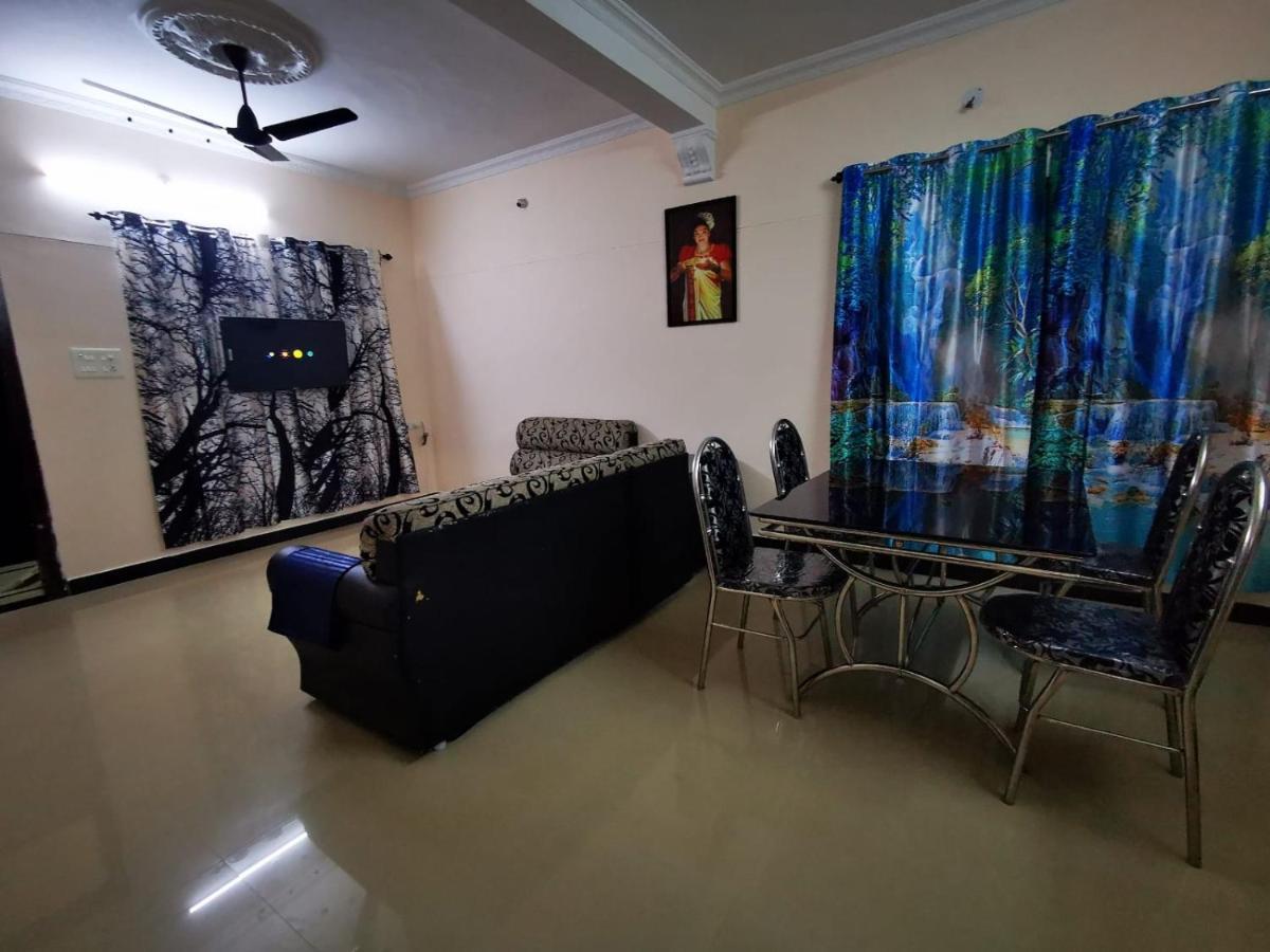 J2 Home Stay - Luxury Homes With Caravan Services Thiruvananthapuram Buitenkant foto