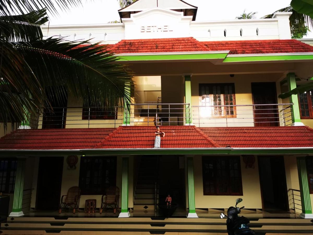 J2 Home Stay - Luxury Homes With Caravan Services Thiruvananthapuram Buitenkant foto